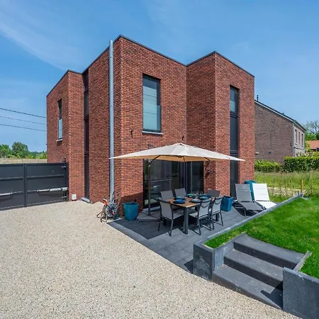Unique Hideaway, House With Large Garden *
